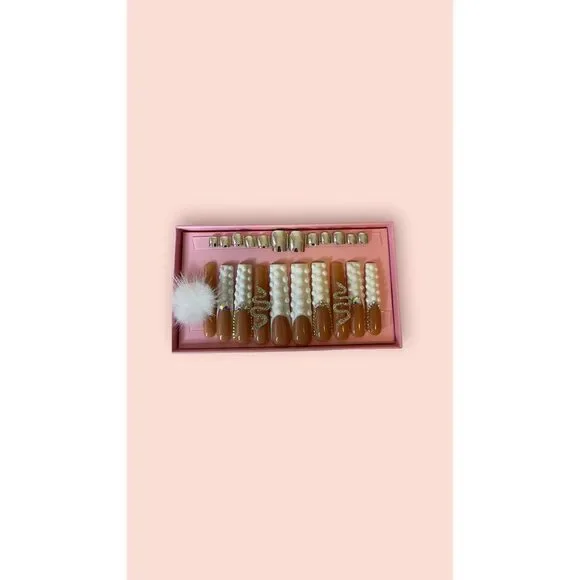 G.B.SLLC 100% Hand-Made Press On Nails Platinum Set